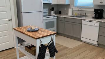 Microwave, oven, stovetop, dishwasher