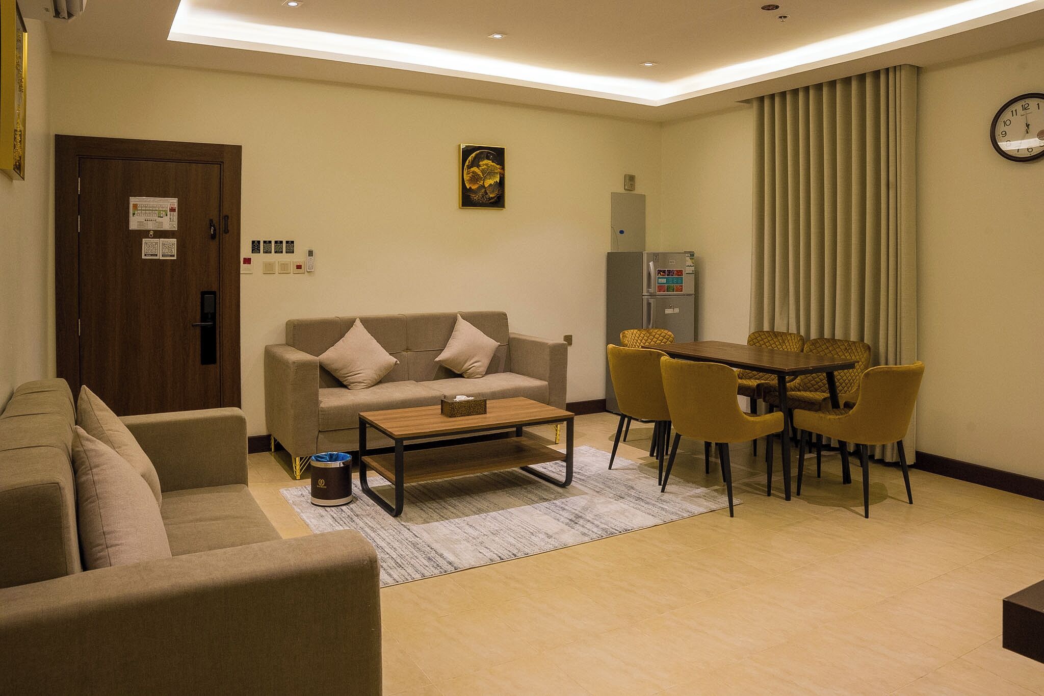 Economy Apartment, 3 Bedrooms, Housekeeping, City View | Living area