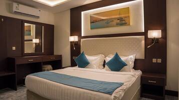 In-room safe, laptop workspace, blackout curtains, soundproofing