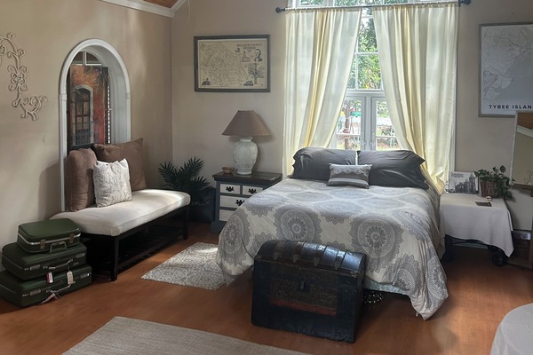 1 habitación, tabla de planchar con plancha, wifi y ropa de cama