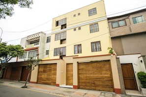 Front of property - Casa de Baraybar (Miraflores)