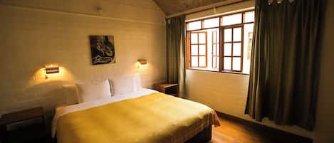 Deluxe-Doppelzimmer, Blick auf den Innenhof | Kostenloses WLAN