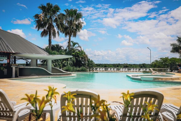 3 個室外泳池；泳池傘、躺椅