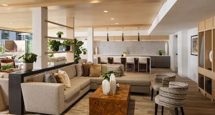 Relaxing 1BR Avelle Condo – Family Friendly, Pool & Hot Tub