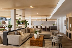 TV - Stylish Avelle 1BR Condo – Outdoor Pool and Hot Tub (Mountain View)