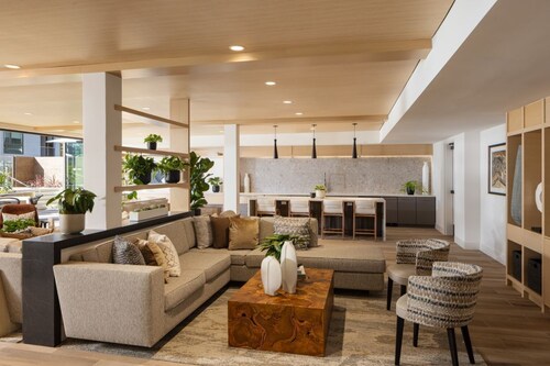 Modern 1BR Condo Avelle Condo with Hot Tub