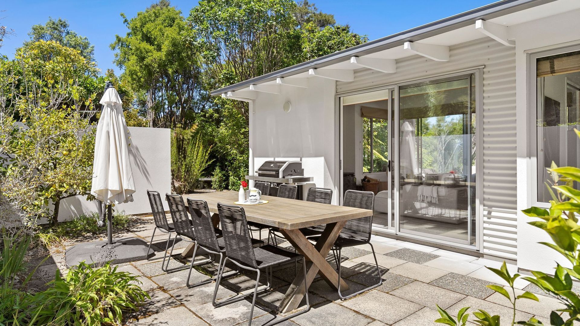 تناول الطعام بالخارج