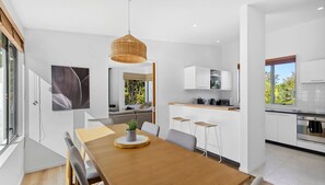 Dining - Birdsong House, a contemporary family home close to the beach. (Kaiteriteri)
