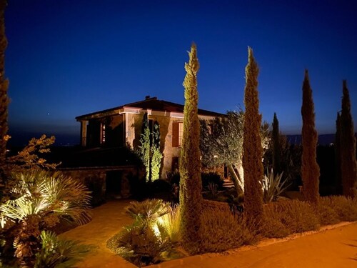 Stylish Aegean villa with private pool for exclusive use!