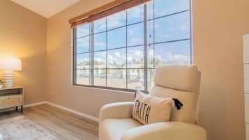 Rumah Mewah, 4 kamar tidur, kolam renang pribadi, pemandangan kolam renang | Pemandangan dari kamar