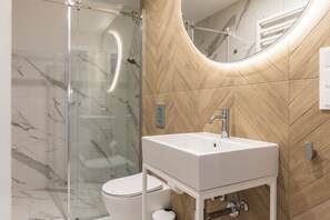 Deluxe Apartment, City View | Bathroom - Dom Pod Kotwicą (Kraków)