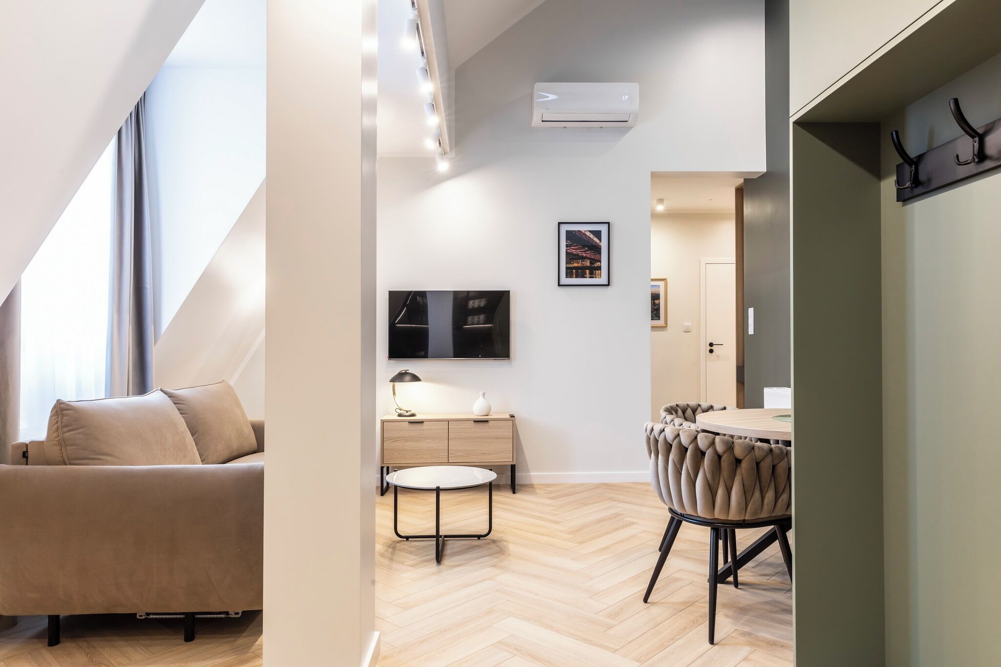 Superior Apartment, 2 Bedrooms, City View | Living room