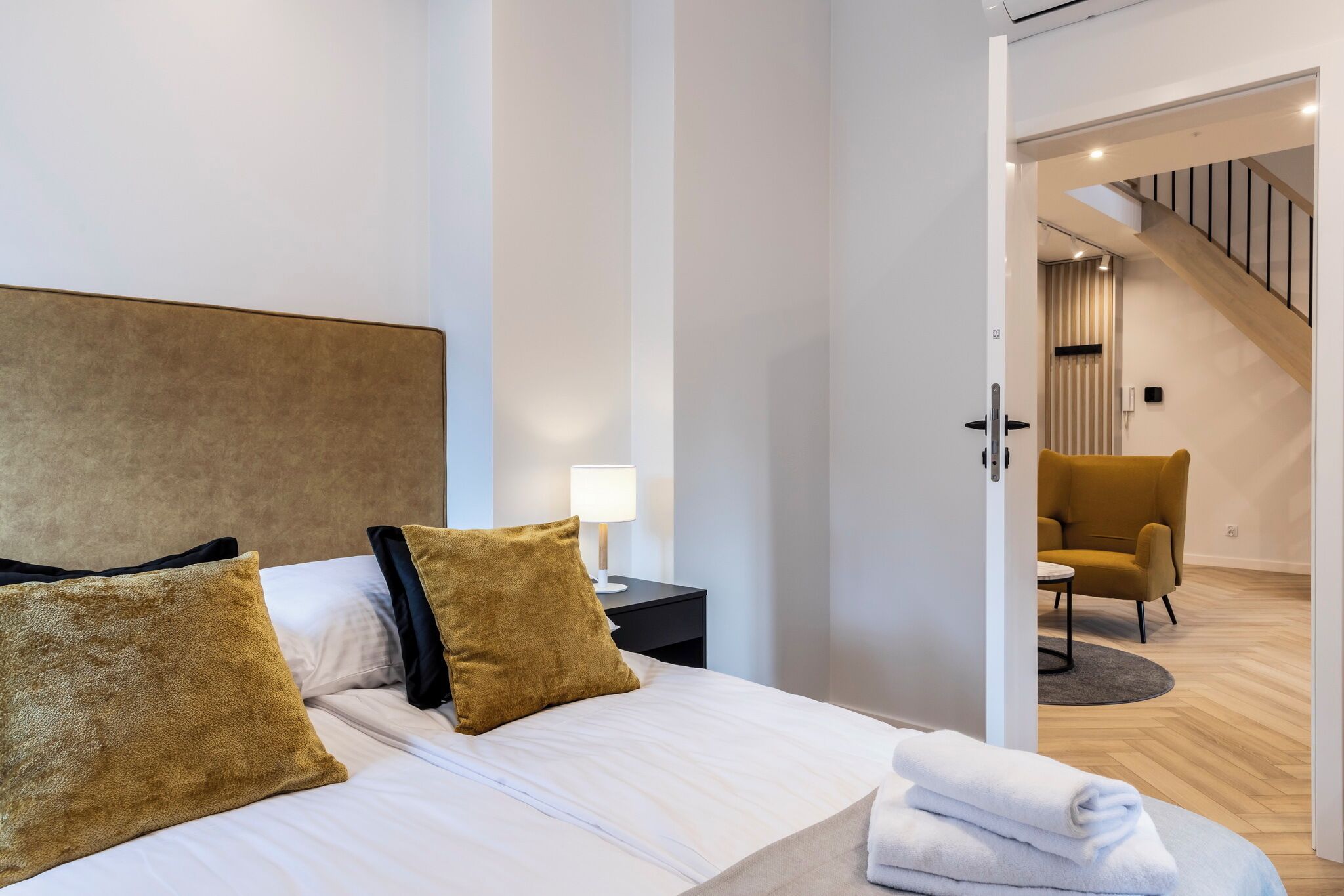 Leilighet – deluxe, byutsikt | Strykejern/-brett og wi-fi (inkludert)