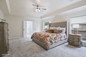 Desk, iron/ironing board, travel cot, WiFi