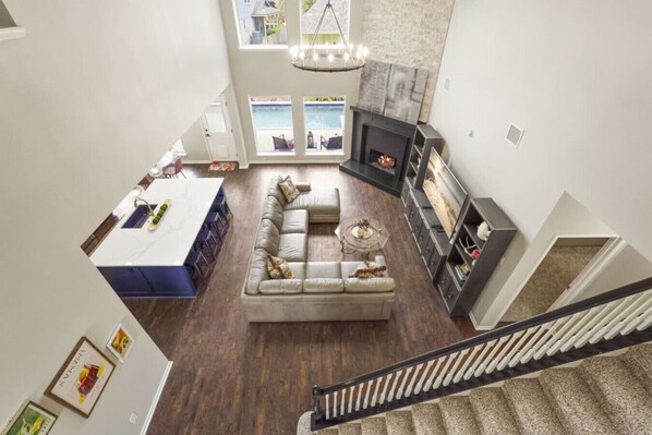 Unclassified image, 1 of 35, button