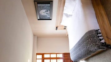 Iron/ironing board, Internet, bed sheets