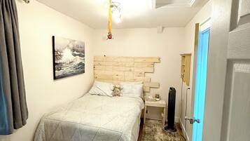 4 slaapkamers, een strijkplank/strijkijzer, internet, beddengoed