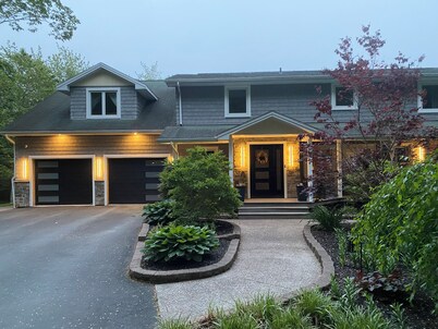 Charming 4-bedroom lake house in Upper Tantallon