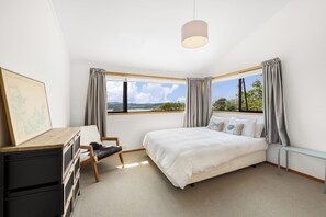 4 chambres, fer et planche à repasser, Wi-Fi, draps fournis