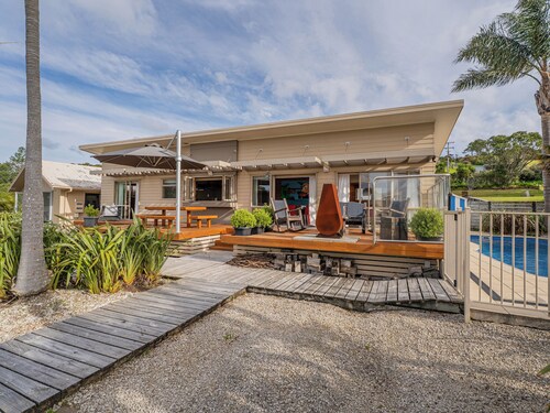 Family Tides Retreat - Whangapoua Holiday Home