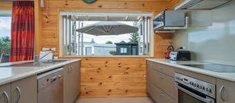 Family Tides Retreat - Whangapoua Holiday Home