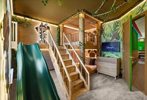 7 Schlafzimmer, Bügeleisen/Bügelbrett, WLAN, Bettwäsche
