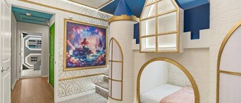 7 chambres, fer et planche à repasser, Wi-Fi, draps fournis