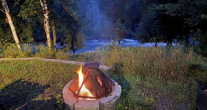 Le Refuge des Eaux Vives â jacuzzi, riviĂšre et rapides