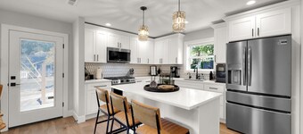 Moxie Nixon Campus House - Walk to UO Campus + Downtown & Parks + 3BR w/ BBQ