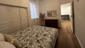 1 多间卧室、熨斗/熨衣板、WiFi、床单