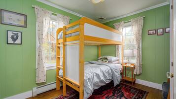 3 bedrooms, free WiFi, bed sheets