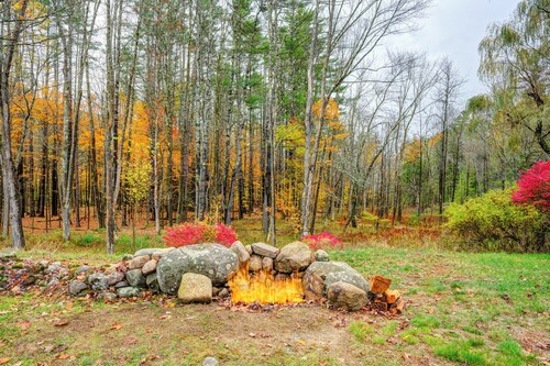 Cozy Adirondack Cottage Getaway