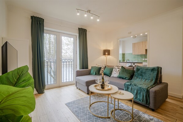 Living area - Salford City Escape - Modern 2 Bedroom Apartment (Salford)