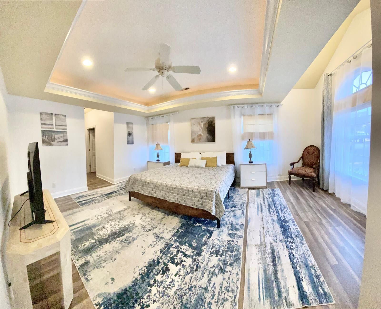 3 bedrooms, desk, iron/ironing board, free WiFi