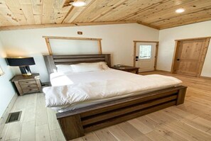3 slaapkamers, een strijkplank/strijkijzer, wifi, beddengoed