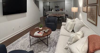 New Oxford Townhome Minutes from Campus and The Square!