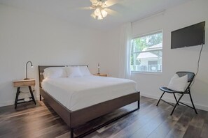 3 bedrooms, iron/ironing board, free WiFi, bed sheets