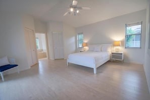 3 slaapkamers, een strijkplank/strijkijzer, gratis wifi, beddengoed