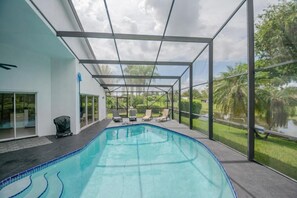 Outdoor pool - Azure waterfont  (Wellington)