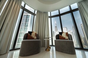 Interior - 2-bedroom Condo in Dubai with Burj Khalifa & Ocean Views (Dubai)