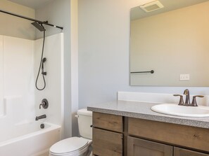 Toallas, jabón, papel de baño