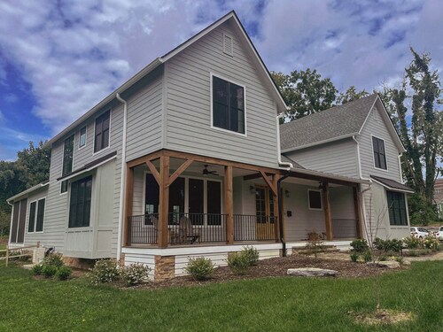 Maple King - Allora Bed-and-Breakfast Downtown Hendersonville