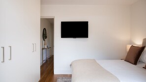 1 chambre, bureau, fer et planche à repasser, Wi-Fi gratuit
