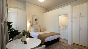 1 chambre, bureau, fer et planche à repasser, Wi-Fi gratuit