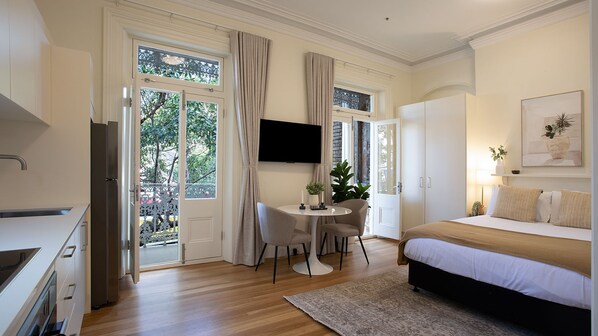 1 bedroom, desk, iron/ironing board, free WiFi