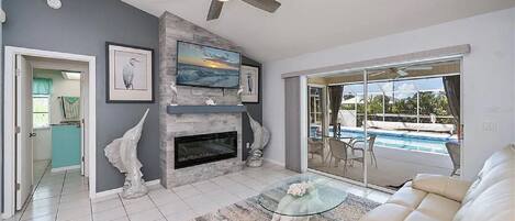 TV, fireplace