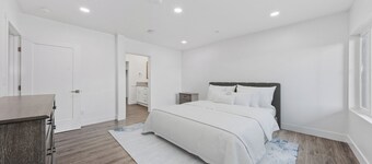 Unwind in this stylish, newly renovated 1-bedroom suite near Topaz Lake.