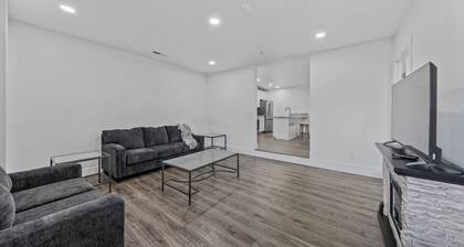 Unwind in this stylish, newly renovated 1-bedroom suite near Topaz Lake.