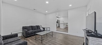 Unwind in this stylish, newly renovated 1-bedroom suite near Topaz Lake.