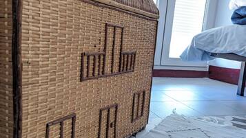 6 dormitoris, planxa i posts de planxar, wifi i roba de llit